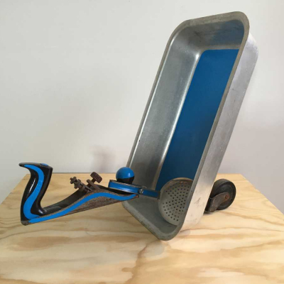 blauwe zwemmer - 45/45x30, diverse materialen, € 385,-